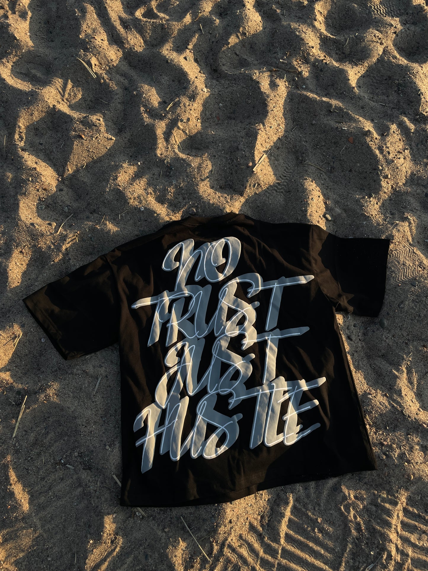NO TRUST JUST HUSTLE BLACK T-SHIRT