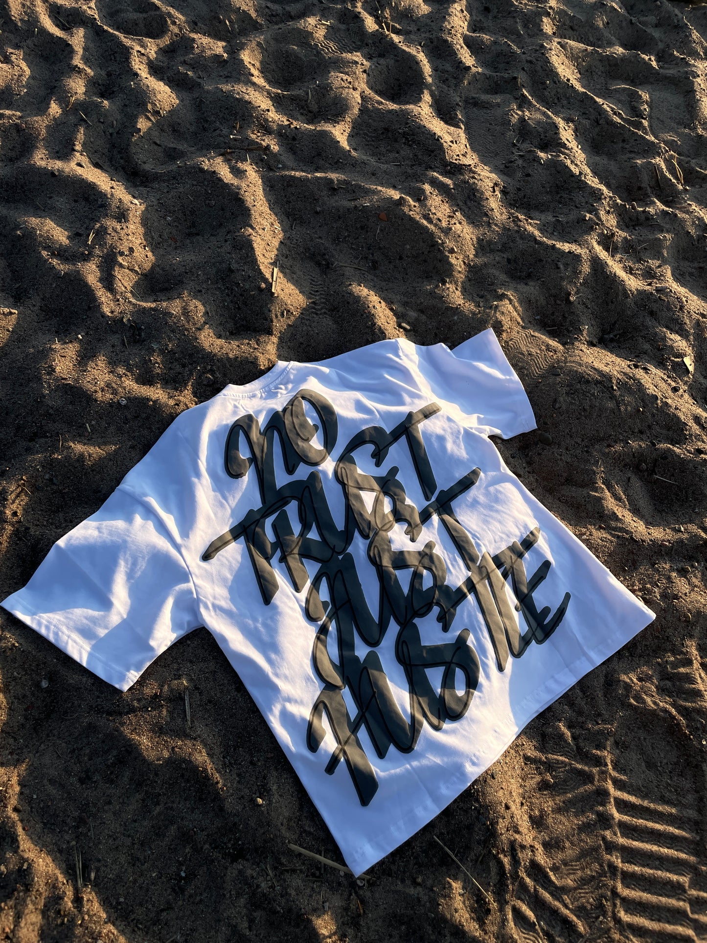 NO TRUST JUST HUSTLE WHITE T-SHIRT