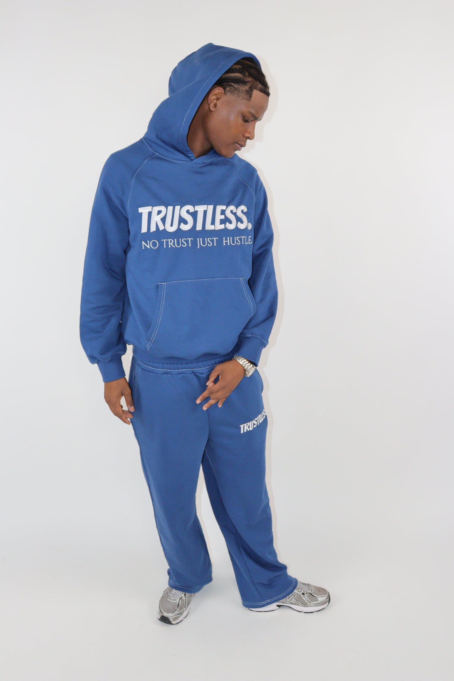 TRUSTLESS NAVY BLUE PANTS