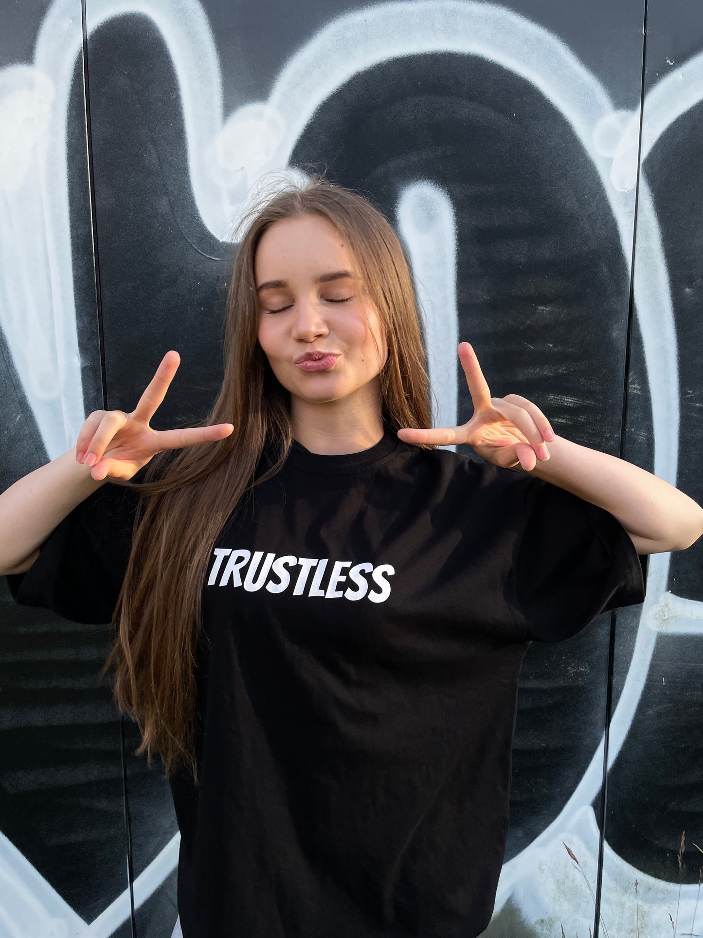 NO TRUST JUST HUSTLE BLACK T-SHIRT