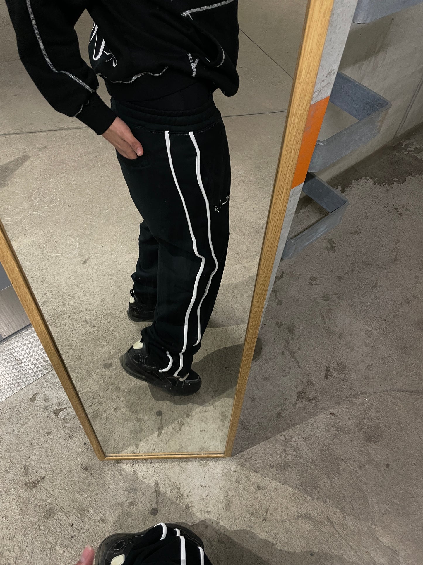 TRUSTLESS BLACK LINE PANTS