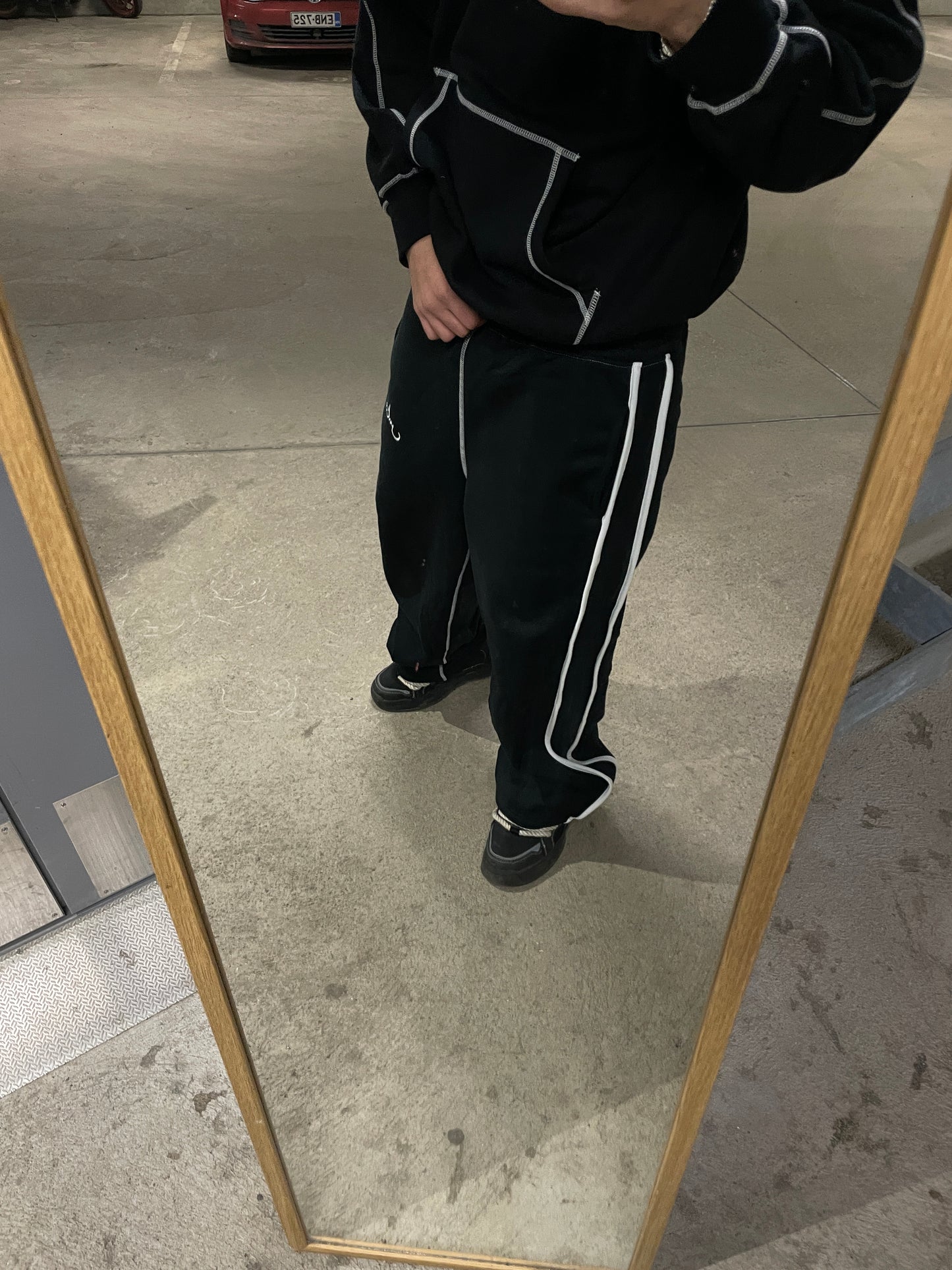 TRUSTLESS BLACK LINE PANTS