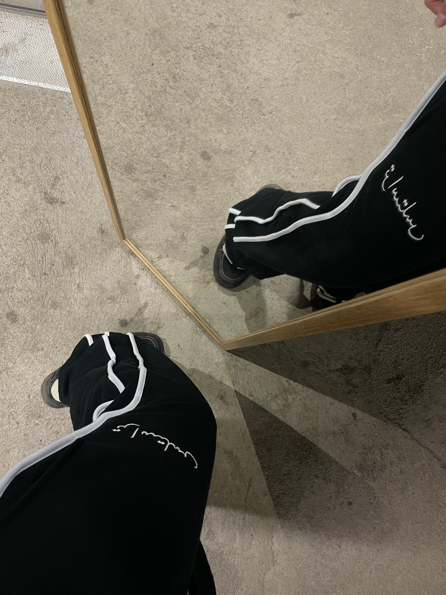 TRUSTLESS BLACK LINE PANTS