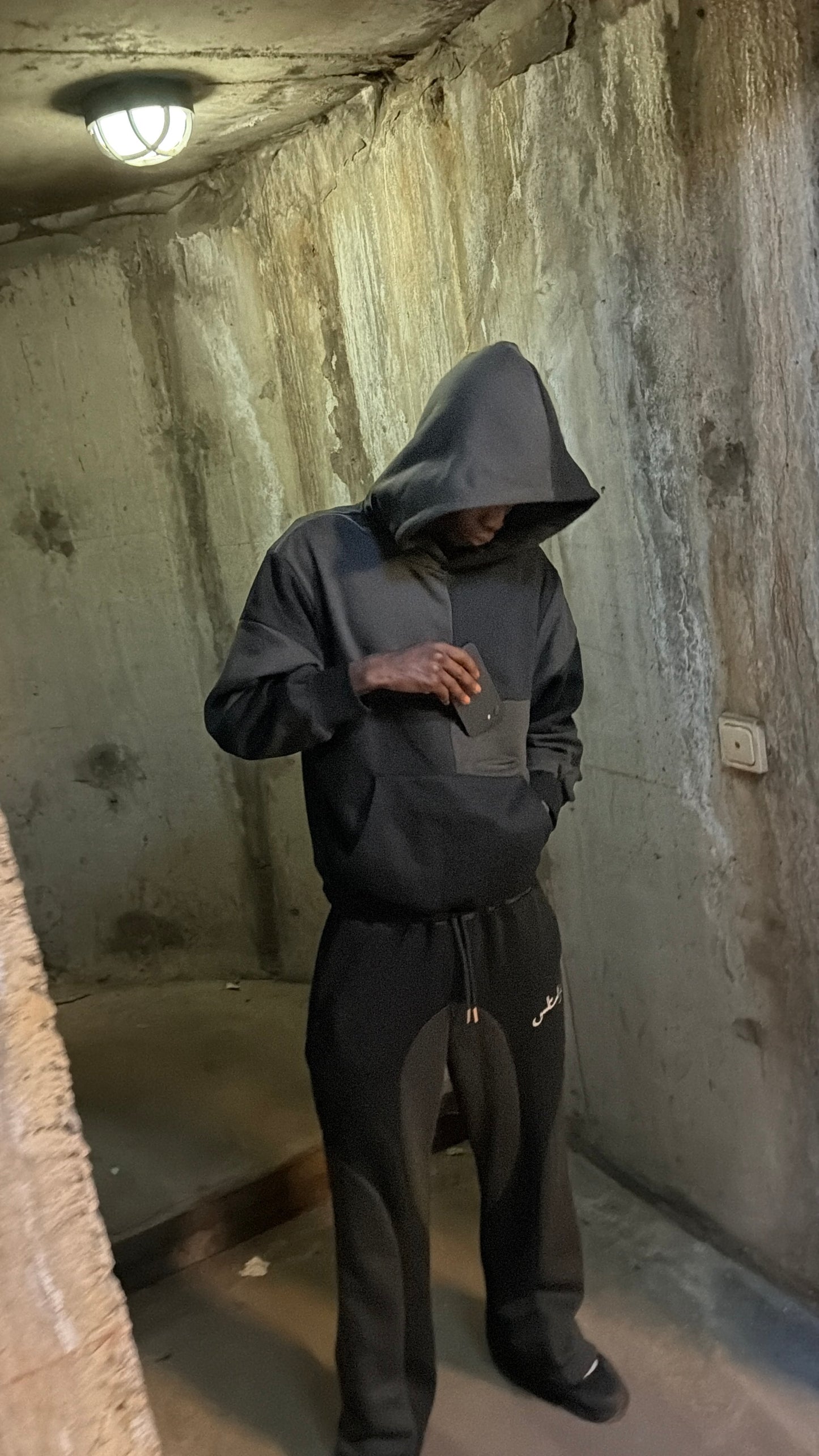 TRUSTLESS LEIL HOODIE