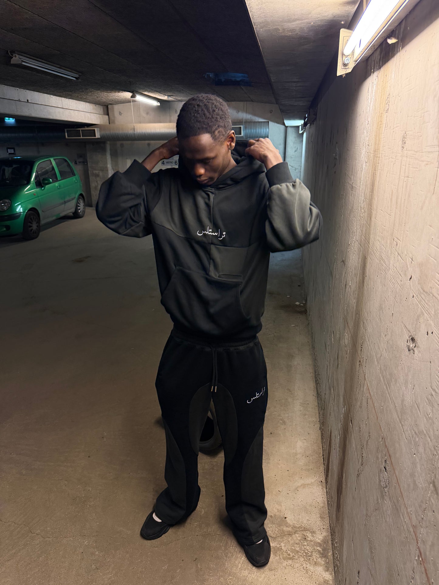 TRUSTLESS LEIL HOODIE