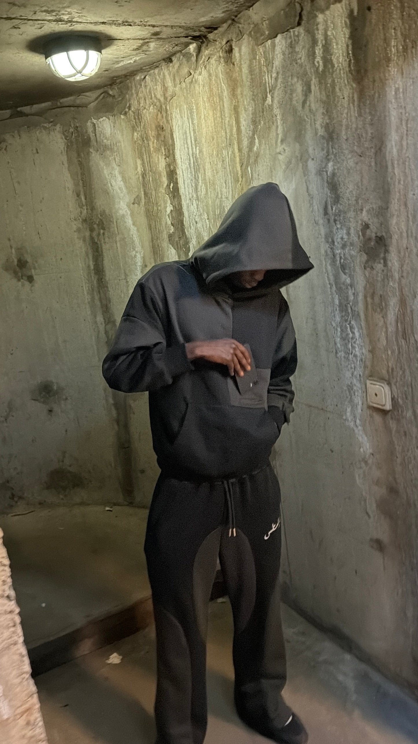 TRUSTLESS LEIL HOODIE