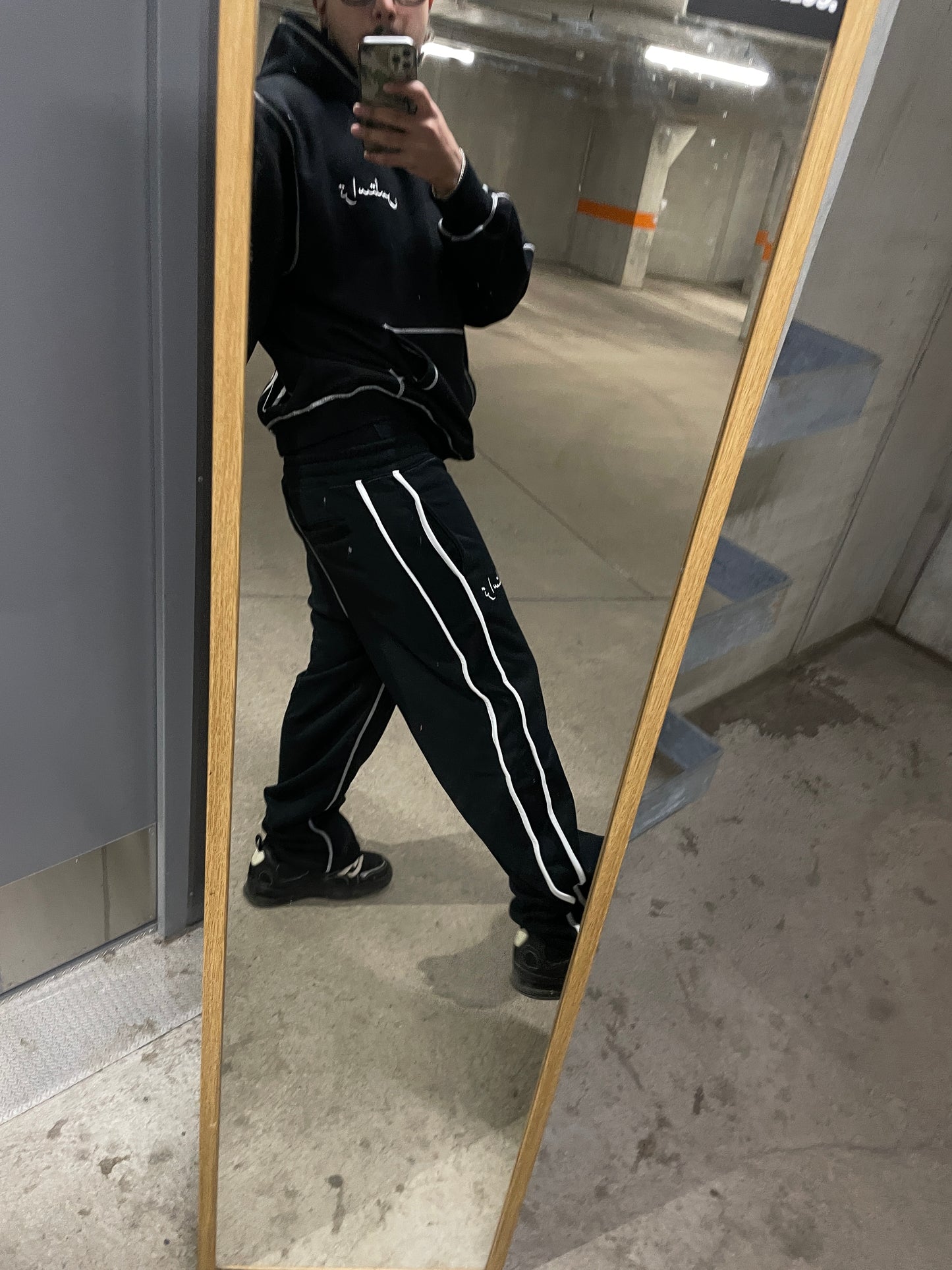 TRUSTLESS BLACK LINE PANTS
