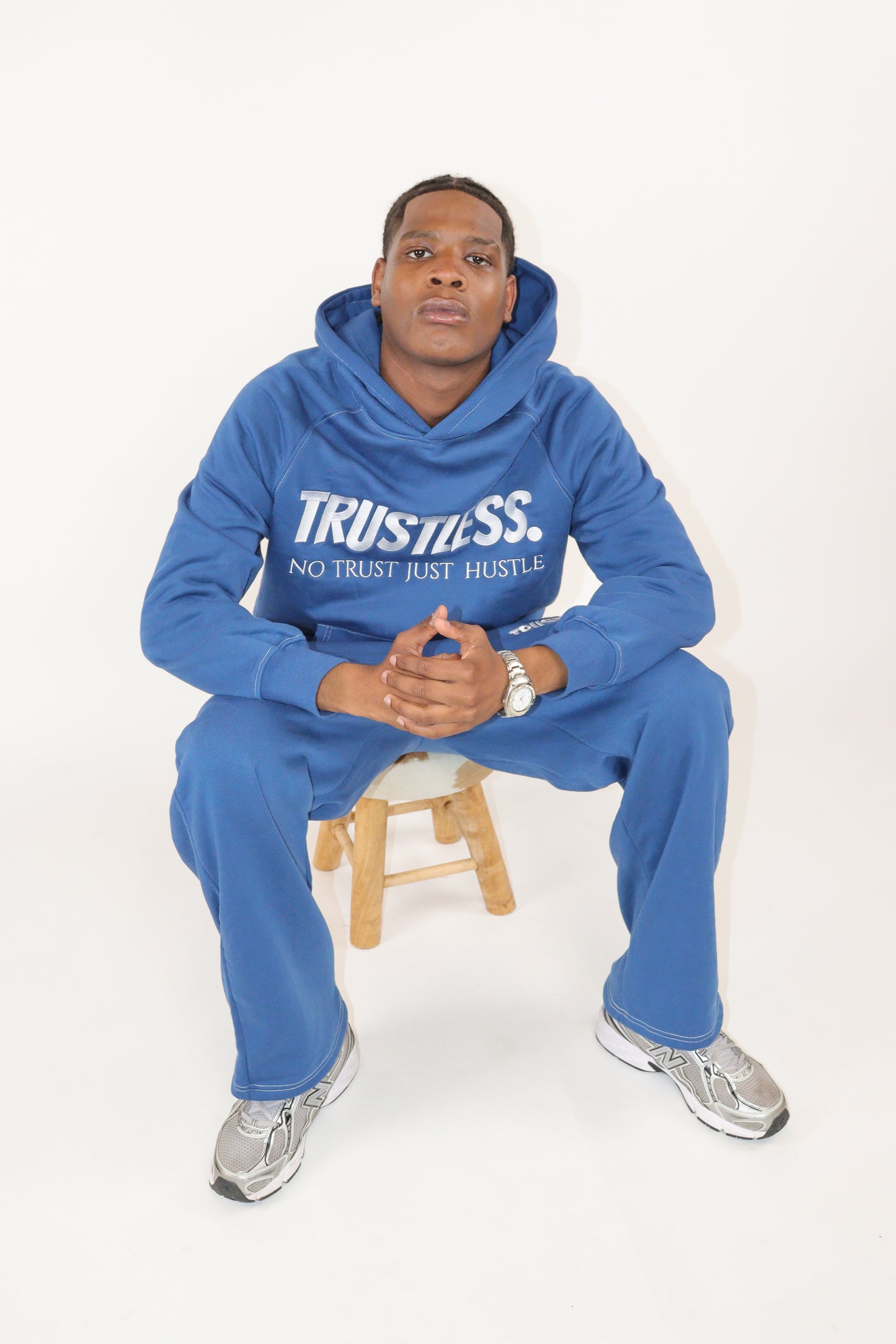 TRUSTLESS NAVY BLUE PANTS